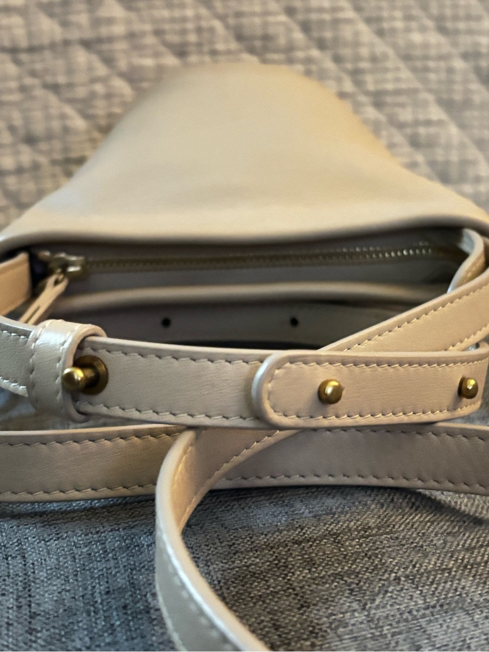 MANSUR GAVRIEL MINI ZIP BUCKET/CROSSBODY BAG AGLIO
in CAMEL - Picture 4 of 11